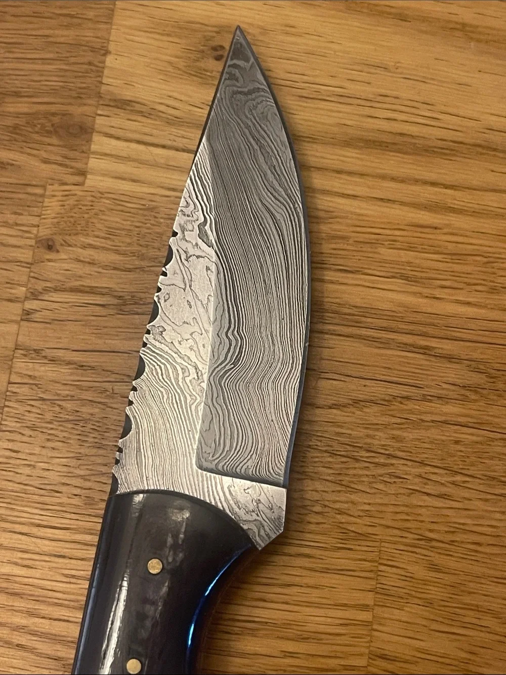 White Handle Damascus Fixed Blade Knife – Elegant Hunting & Utility Knife